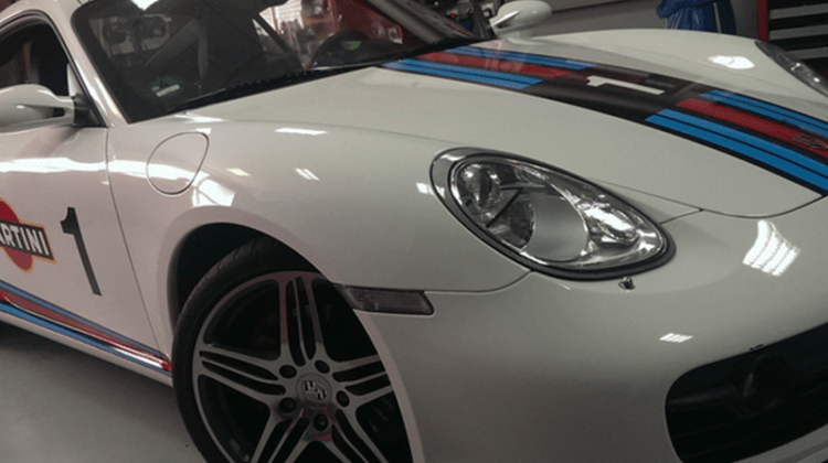 Porsche Cayman S Einbaubeispiel von Finsterwalder Elektronik