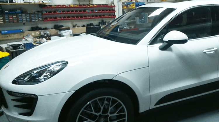 Porsche Macan Car-HiFi Einbaubeispiel von Finsterwalder Elektronik