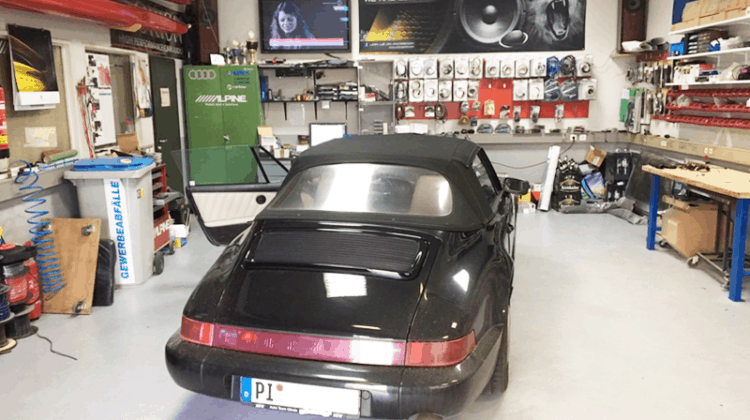 Porsche Cabrio 964 Car-HiFi Einbaubeispiel von Finsterwalder Elektronik