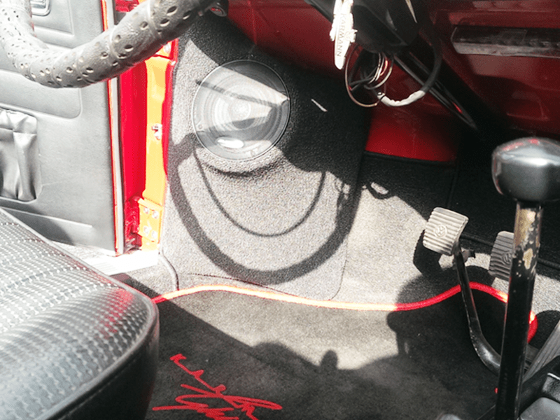 Auto HiFi Einbaubeispiel im VW Ghia