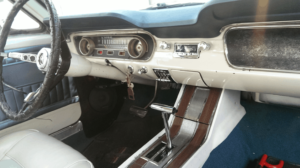 Car HiFi Einbaubeispiel im Ford Mustang 1965