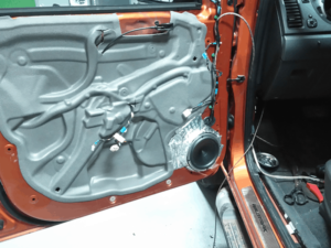 Car HiFi Einbaubeispiel im Ford Ranger Wildtrak